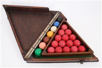 Lot 759 - Early 20th century set of snooker balls in...