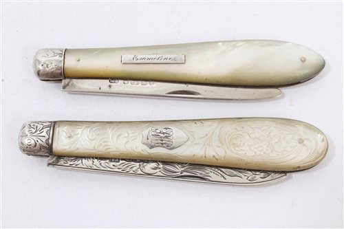 Lot 357 - Victorian Silverer folding fruit knife with...