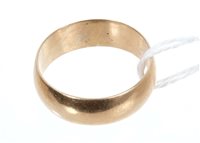 Lot 526 - Edwardian gold (18ct) wedding ring (Birmingham...