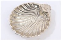 Lot 213 - Contemporary Silverer shell butter dish on...