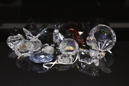 Lot 179 - Collection of boxed Swarovski crystal items