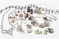 Lot 1218 - Group of costume Jewellerylery - including a...