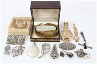 Lot 1237 - Group of vintage Jewellerylery - including...