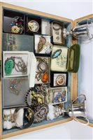 Lot 1241 - Group of vintage costume Jewellerylery -...