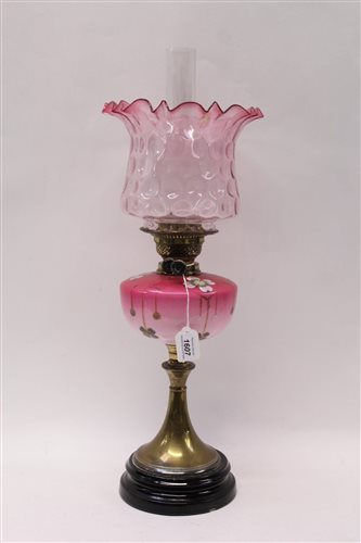 Lot 1607 - Victorian oil lamp with sun burner, pink