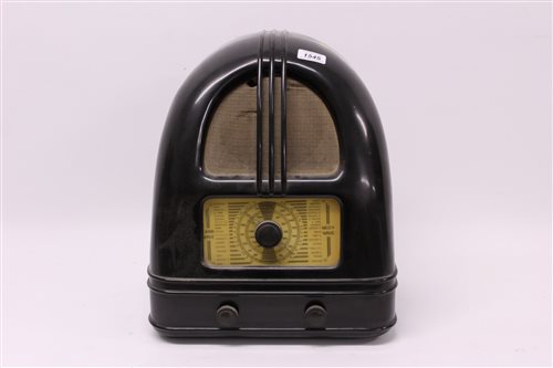Lot 1545 - 1930s Philco 444 radio in a domed bakelite...