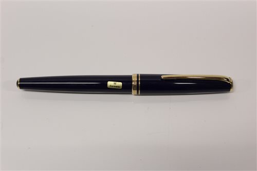 Lot 1509 - Mont Blanc Generation fountain pen in blue...