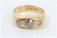 Lot 1272 - Gentlemen's gold (18ct) diamond three stone...