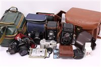 Lot 1628 - Vintage photographic equipment and Cameraseras...