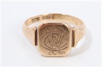 Lot 1276 - Gold (9ct) signet ring