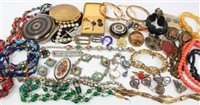 Lot 1264 - Group of vintage costume Jewellerylery and...