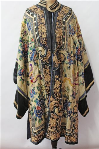 Lot 3052 - Chinese robe - late 19th century, yellow