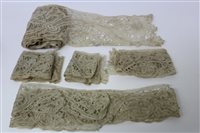 Lot 3081 - Quantity of antique and later lace, tape lace...