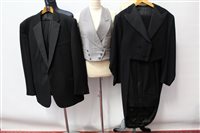 Lot 3125 - Gentlemen's 1940s / 1950s vintage clothing -...