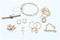 Lot 3205 - Group of gold and yellow metal jewellery - to...