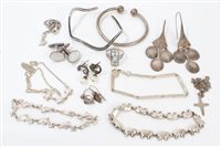 Lot 3206 - Group of silver and white metal jewellery -...