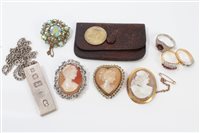 Lot 3210 - Mixed group costume jewellery - including...