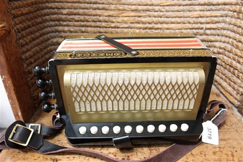 One store row accordion