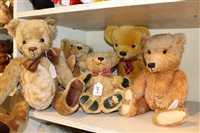 Lot 2844 - Teddy Bears - Merrythought collection -...