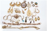 Lot 3251 - Group of gold and yellow metal jewellery -...