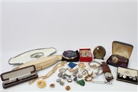 Lot 3310 - Vintage costume jewellery, wristwatches,...