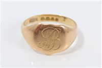 Lot 3330 - 18ct gold signet ring