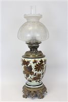 Lot 3536 - Late 19th / early 20th century oil lamp with...