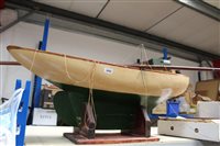 Lot 3686 - Late 19th / early 20th century pond yacht with...