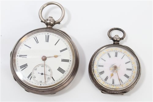 Lot 3299 - Victorian silver cased pocket watch, movement...