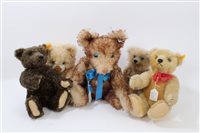 Lot 2839 - Teddy Bears - Steiff 'Petsy' 407383, 000836,...