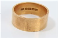 Lot 3263 - 1920s gold (18ct) thick band wedding ring...