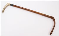 Lot 1008 - 1920s bamboo hunting whip with stag horn...