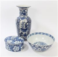 Lot 169 - 19th century Chinese export blue and white...