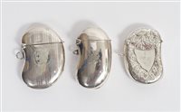 Lot 220 - Edwardian silver vesta case of kidney form,...