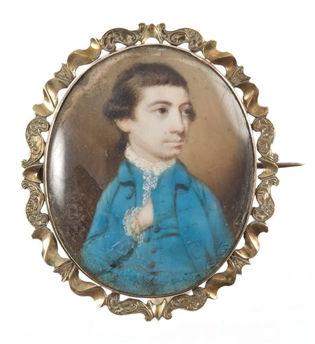 Lot 422 - 18th century oval portrait miniature on ivory...