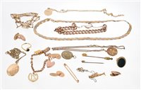 Lot 502 - Group of gold and yellow metal jewellery - to...