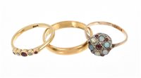 Lot 507 - 22ct gold wedding ring, 18ct gold ruby and...