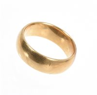 Lot 513 - Victorian 18ct gold wedding ring (London 1882)....