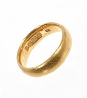 Lot 516 - 22ct gold wedding ring, Birmingham 1913. Ring...