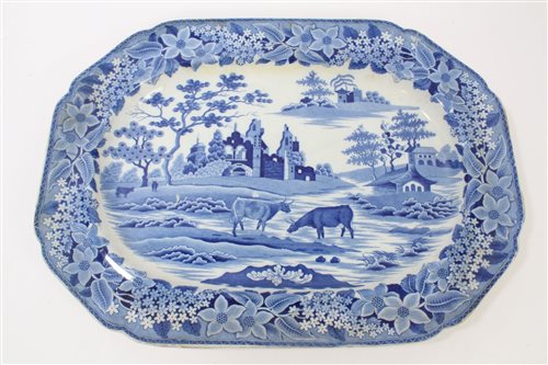Lot 125 - Early 19th century blue and white ashet with...
