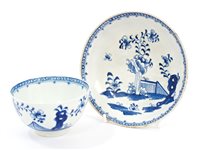Lot 134 - 18th century Lowestoft blue and white tea bowl...