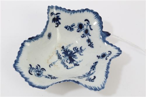 Lot 137 - 18th century Worcester blue and white...