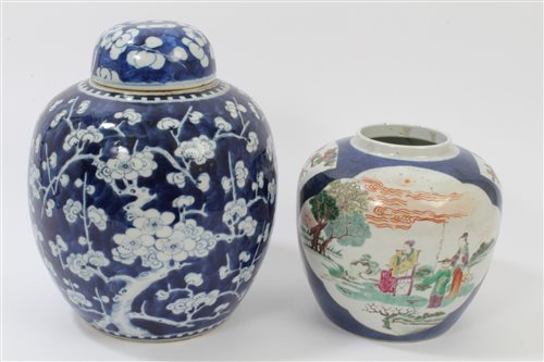 Lot 32 - 19th century Chinese export blue and white...