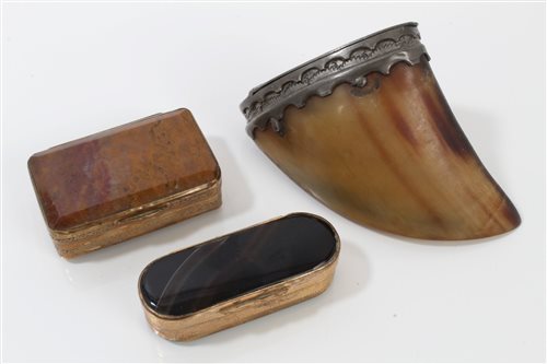 Lot 832 - Two 19th century agate mounted snuff boxes,...
