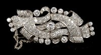 Lot 471 - Good quality Art Deco diamond plaque brooch,...