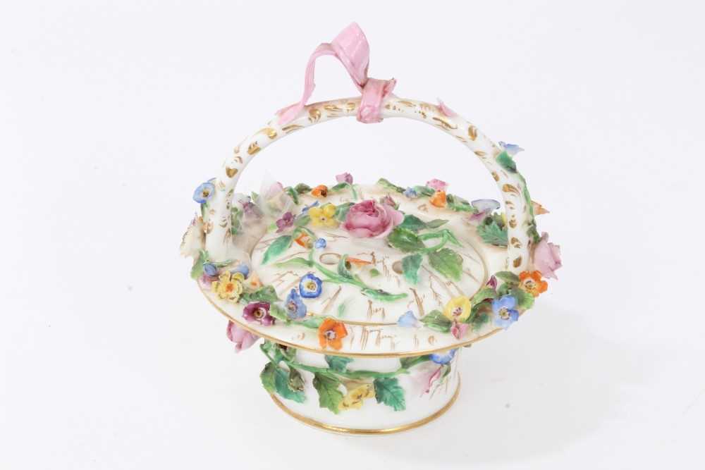 Lot 123 - 19th century Staffordshire porcelain pot-pourri basket and cover