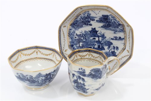 Lot 5 - Late 18th century Chinese export blue, white...