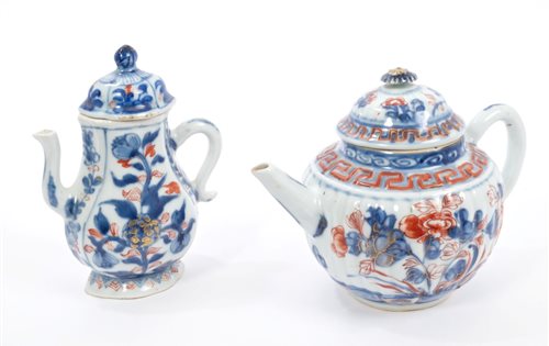 Lot 42 - Early 18th century Chinese Imari fluted teapot...