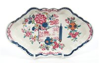 Lot 103 - 18th century Worcester polychrome spoon tray...