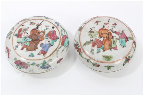 Lot 125 - Pair late 19th century Chinese famille rose...